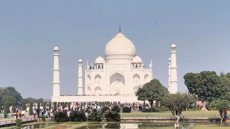 Taj mahal history in hindi